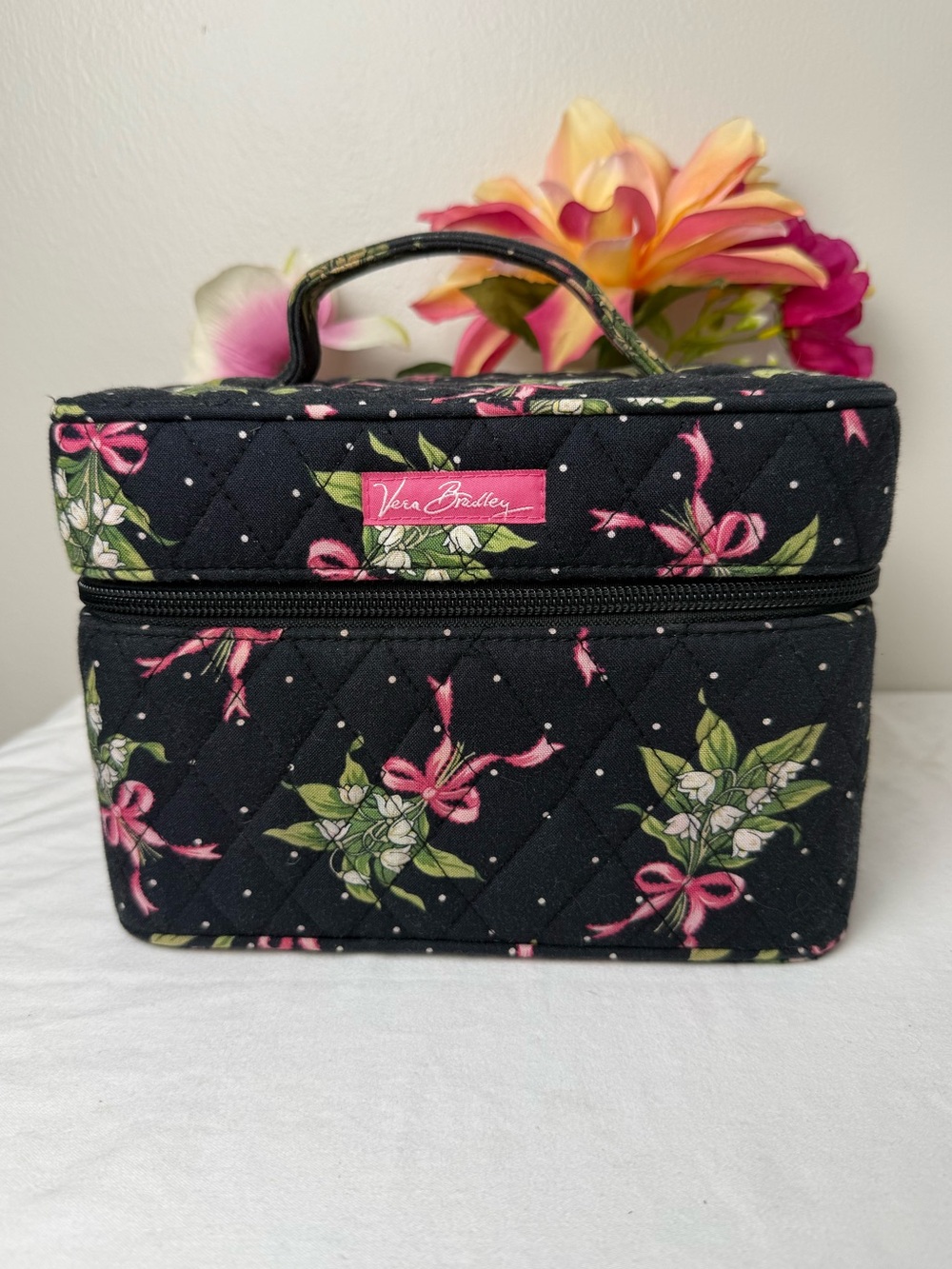 EUC Vera Bradley New Hope Train Case